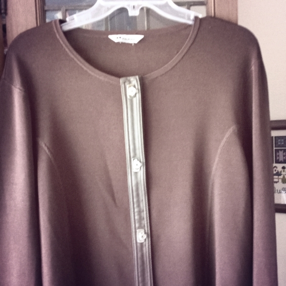 Peter Nygard Collection Stretch Knit faux leather trim Top Cardigan Jacket - Picture 4 of 7